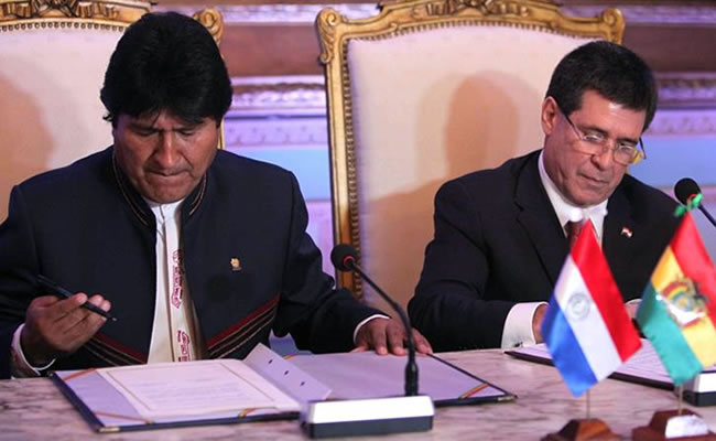 Presidentes de Bolivia y Paraguay firman acuerdos bilaterales. Foto: EFE