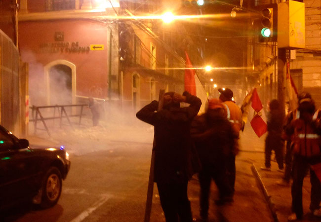 Enfrentamientos entre la policía y miembros de Comcipo en La Paz. Foto: ABI