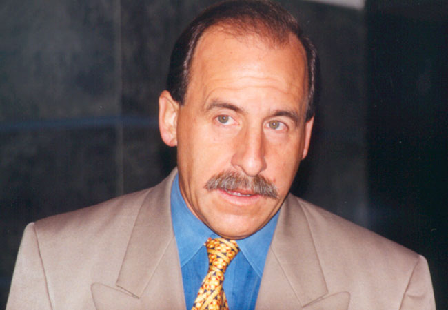 Tito Hoz de Vila, cuando desempeñaba funciones de ministro de Educación en el periodo (1997-2001). Foto: ABI