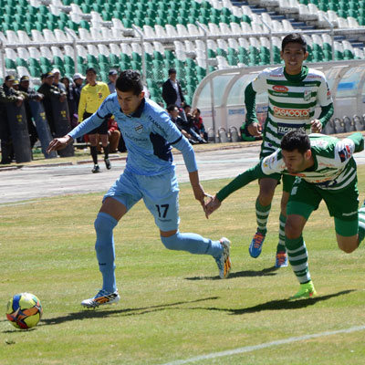 Oriente Petrolero y Bolívar abren el telón de un nuevo torneo oficial de la Liga del Fútbol profesional Boliviano. Foto: ABI