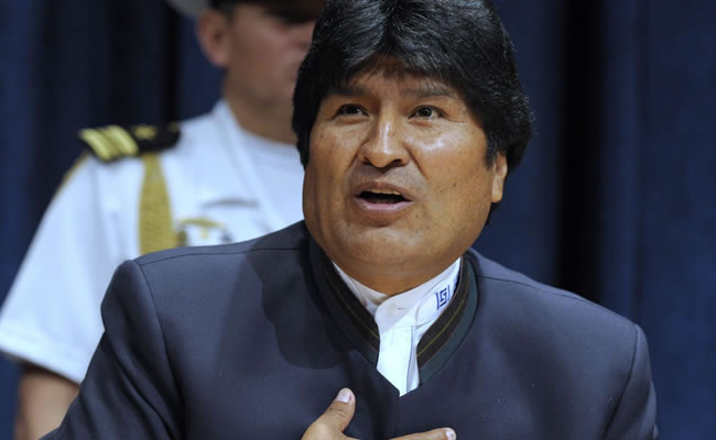 Evo Morales responde las críticas en las redes sociales. Foto: EFE