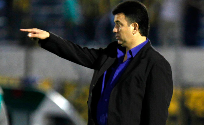 Flamante técnico de la Selección Boliviana de Fútbol, Julio César Baldivieso. Foto: EFE