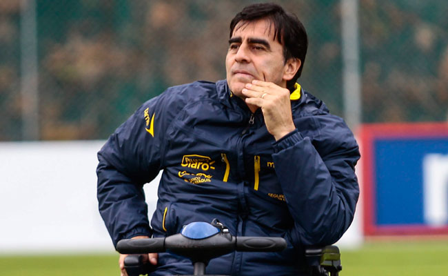 El director técnico de la selección ecuatoriana de fútbol, Gustavo Quinteros. Foto: EFE