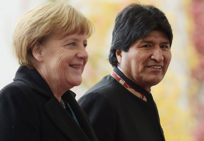 La canciller alemana, Angela Merkel, recibe al presidente de Bolivia, Evo Morales, en la Cancillería en Berlín (Alemania). Foto: EFE