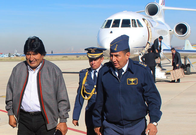 Arribo a la Terminal Presidencial de El Alto del Presidente Evo Morales, luego de su viaje a Irán. Foto: ABI