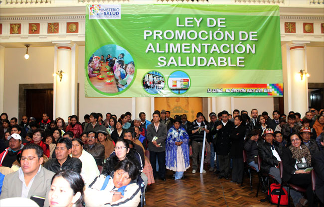 Acto de la promulgación de la Ley de Promoción de Alimentación Saludable, en Palacio de Gobierno de la ciudad de La Paz. Foto: ABI
