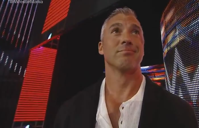 Shane McMachon luego de recibir el control de Raw por esa noche. Foto: Youtube