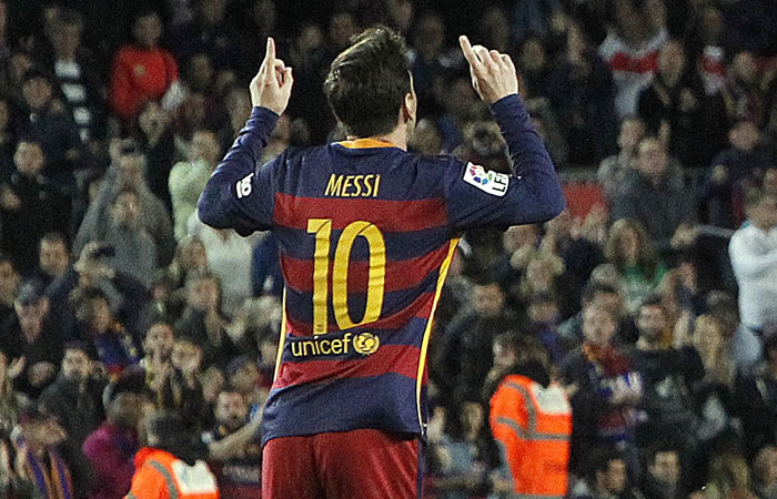 Lionel Messi consigue anotar su gol 500 en el peor momento del Barcelona. Foto: EFE