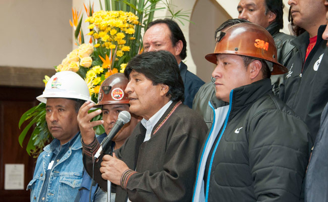 El presidente Evo Morales anuncia el acuerdo con la Central Obrera Boliviana (COB). Foto: ABI