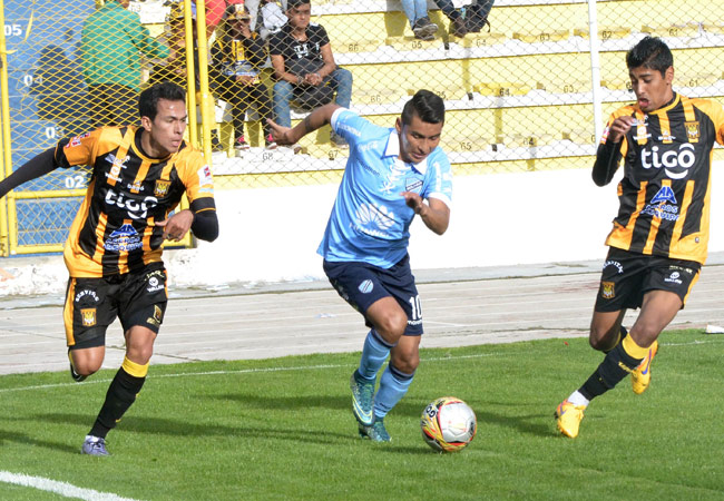 Bolívar y The Strongest juegan el clásico paceño número 200 en la historia de la Liga. Foto: ABI