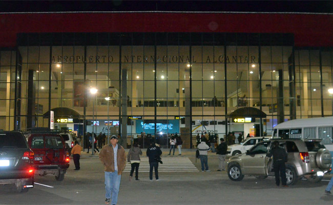 Frontis del flamante aeropuerto de Alcantarí en Chuquisaca. Foto: ABI