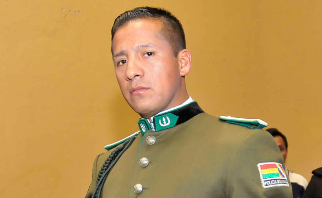 El boxeador Franklin Mamani es también oficial de la policía boliviana. Foto: ABI