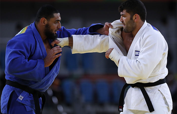 Deportista de Judo le negó estrechón de manos a su contrincante. Foto: EFE