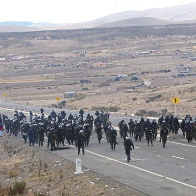 En semanas pasadas se dieron enfrentamientos con la policía por bloqueos que protagonizaron los cooperativistas mineros. Foto: EFE