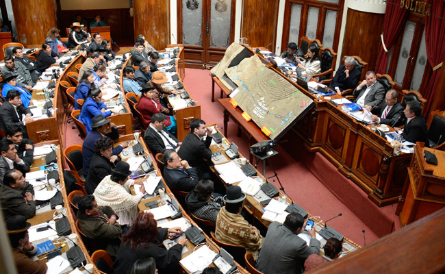 Sesión legislativa de interpelación a los ministros de Gobierno, Carlos Romero, y de Minería, César Navarro. Foto: ABI