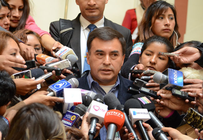 Juan Ramón Quintana, ministro de la Presidencia en contacto con la prensa, después de la reunión de gabinete en Palacio de Gobierno en la ciudad de La Paz. Foto: ABI