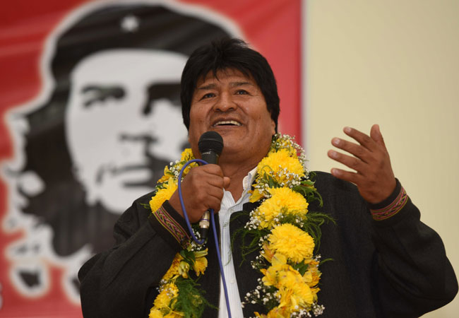 El presidente Evo Morales en la entrega de una sede a la Confederación de Trabajadores Fabriles en La Paz. Foto: ABI