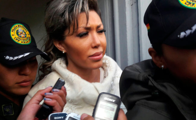 Gabriela Zapata volvió a comparecer ante un tribunal, buscando la cesación de su detención preventiva. Foto: ABI