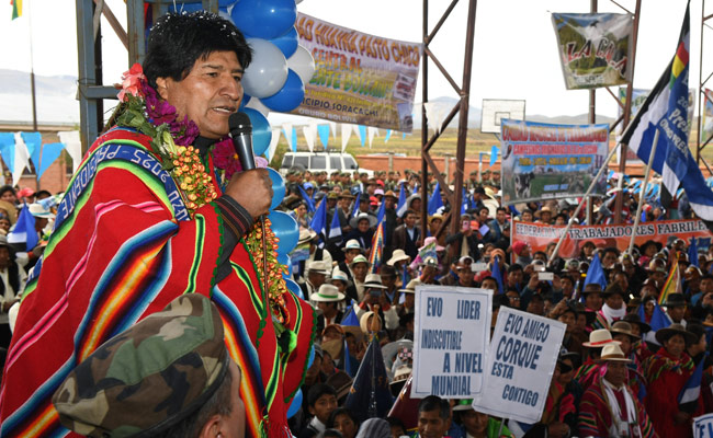 El presidente Evo Morales en la entrega de la unidad educativa en Soracachi, Oruro. Foto: ABI
