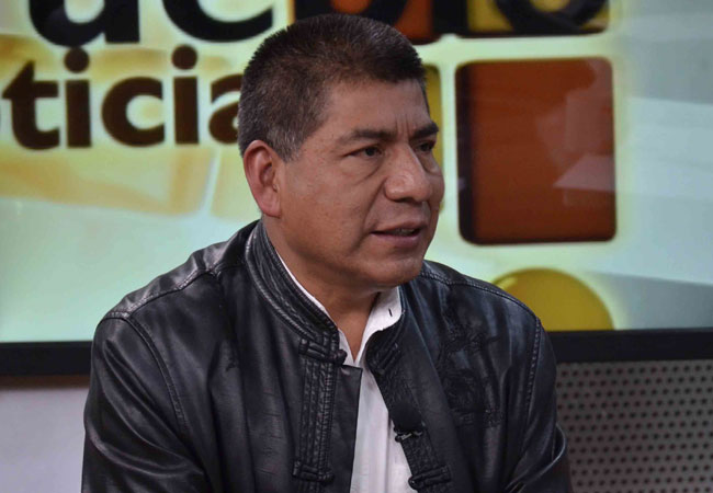 El canciller boliviano Fernando Huanacuni, durante una entrevista en la estatal Bolivia Tv. Foto: ABI