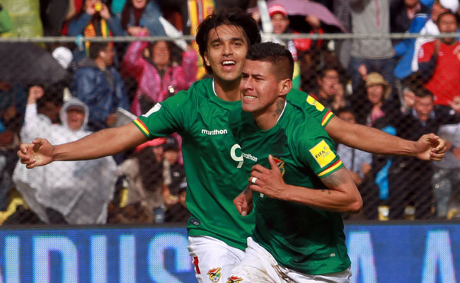 Los jugadores de la Selección Boliviana de fútbol, Juan Carlos Arce y Marcelo Martins. Foto: ABI
