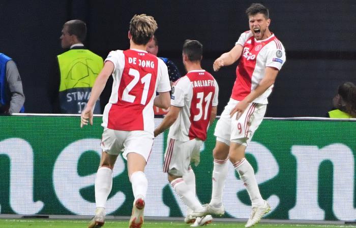 Ajax derrota 3-0 a AEK Atenas en Champions League. Foto: AFP