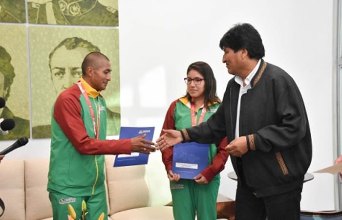 Evo Morales se reunió con medallistas de Atletismo. Foto: ABI
