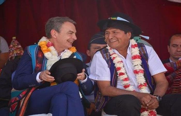 El político José Luis Rodríguez Zapatero junto al presidente de Bolivia Evo Morales. Foto: EFE