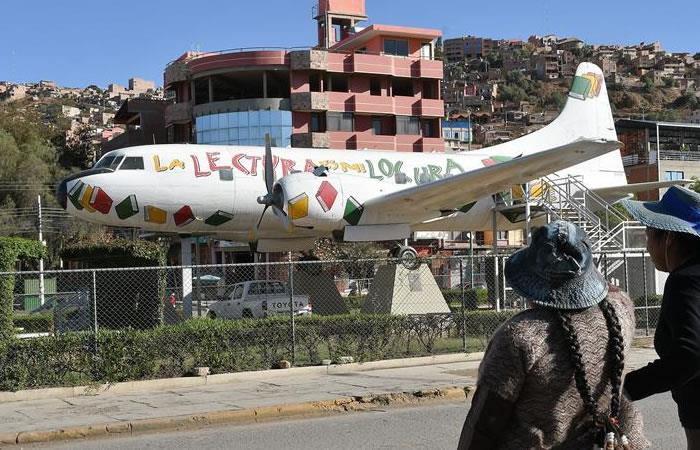 El populoso barrio de Wayrak'asa, en el sur de la ciudad central de Cochabamba, acoge al 'Biblioavión'. Foto: EFE