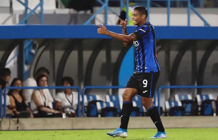 Luis Fernando Muriel celebra sus dos primeros goles con Atalanta. Foto: EFE