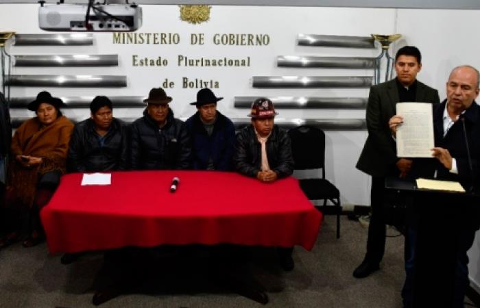 Acuerdos para lograr la paz en Bolivia. Foto: ABI