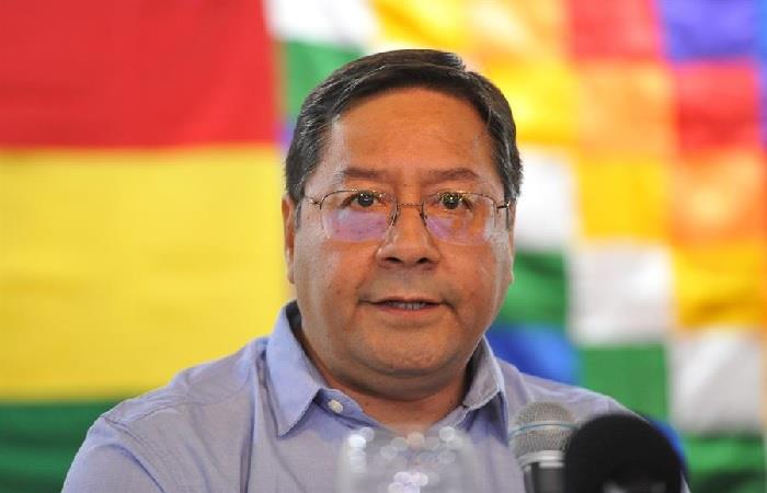 Luis Arce, candidato a la presidencia de Bolivia por el MAS, durante una conferencia de prensa. Foto: EFE