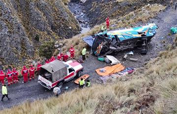 Al menos 15 fallecidos deja la caída de un autobús por un barranco en Bolivia