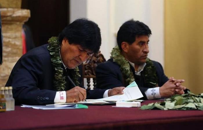 Expresidente de Bolivia, Evo Morales junto al exministro César Cocarico. Foto: EFE