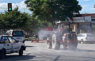 Instituciones de Tarija fumigan y desinfectan las calles de esa ciudad