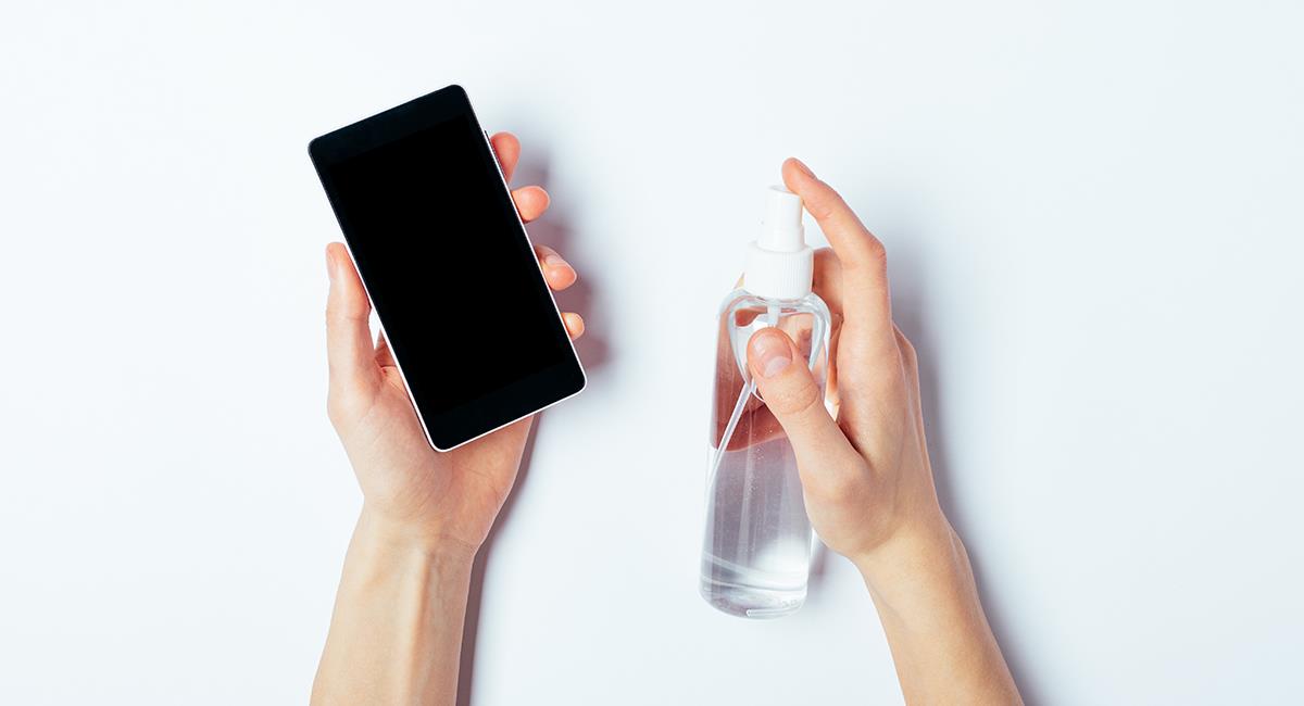 Aprende a desinfectar tu celular con estos consejos. Foto: Shutterstock