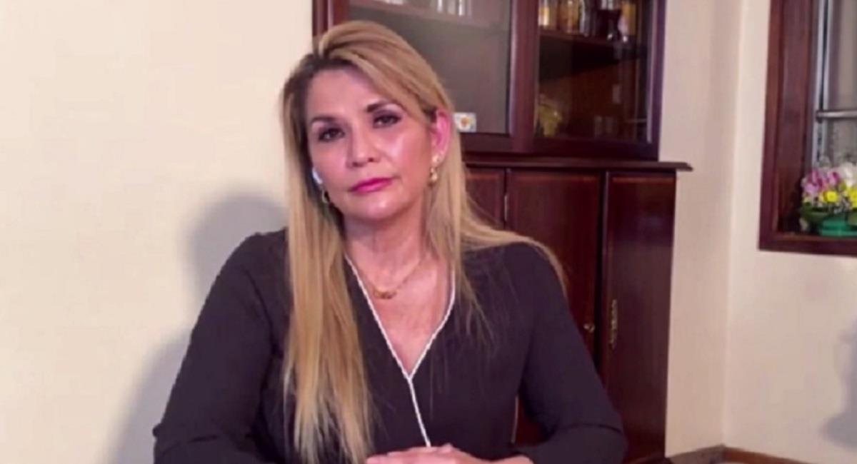 La presidenta Jeanine Áñez durante la entrevista. Foto: ABI
