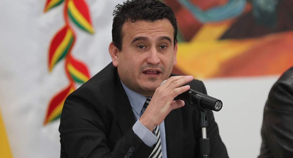 El ministro interino de Energías, Rodrigo Guzmán, confirmó que también se contagió de la COVID-19. Foto: EFE
