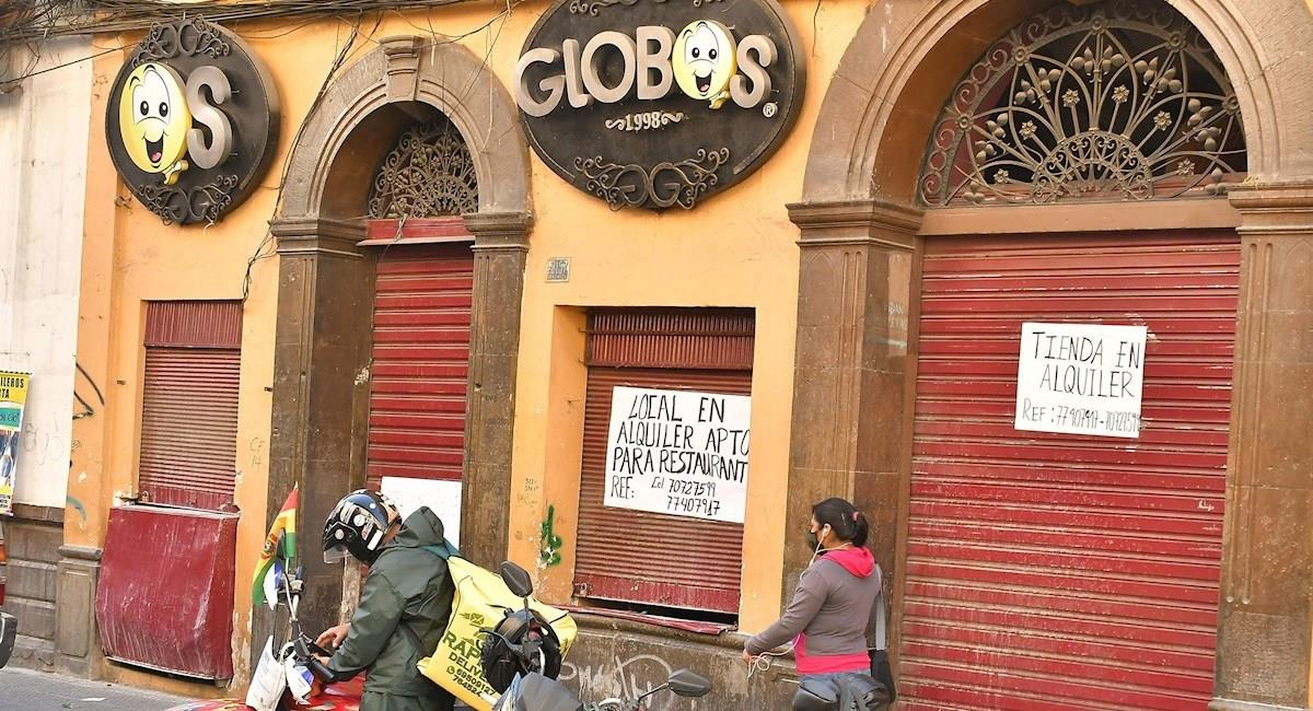 Locales en el centro de Cochabamba cierran por la crisis económica. Foto: EFE