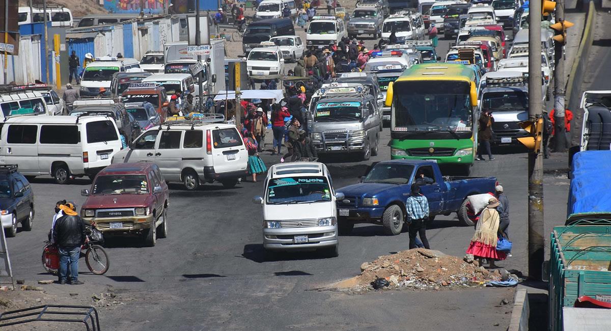 Protestas y bloqueos de carreteras en contra del nuevo aplazamiento de las elecciones generales en el país. Foto: EFE