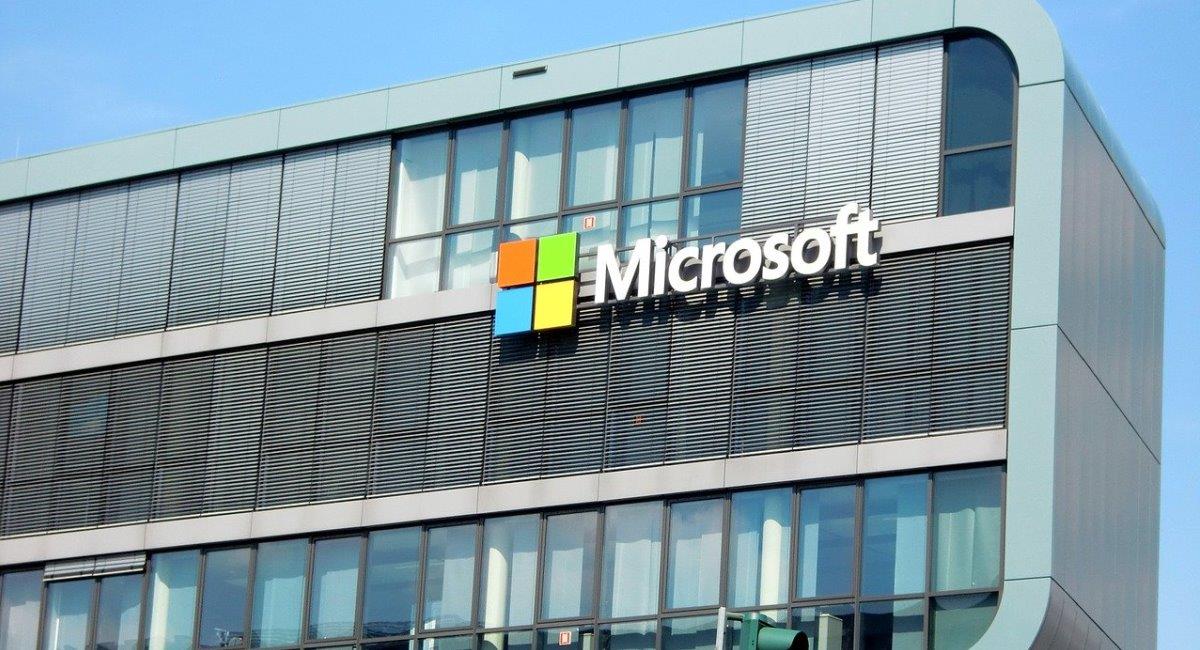 El Gobierno acordó con Microsoft la dotación de 600 becas. Foto: ABI