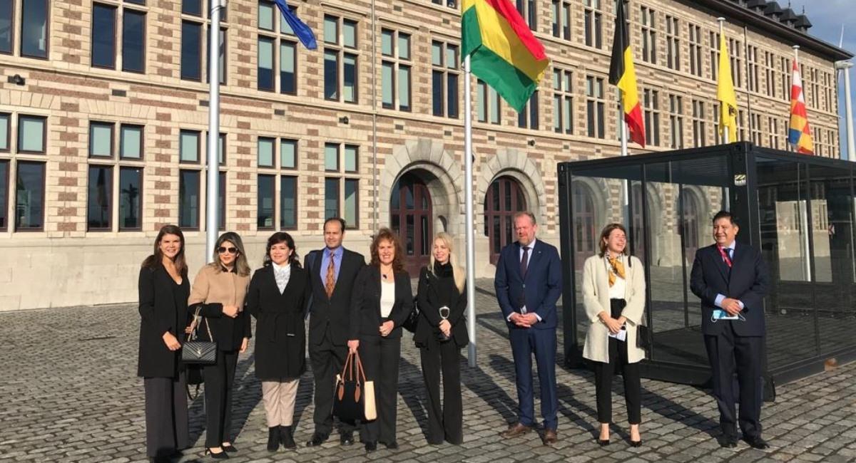 Delegación boliviana en Bruselas, Bélgica. Foto: ABI