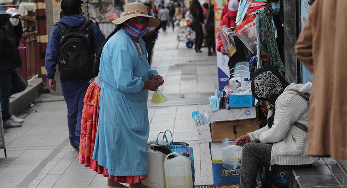 La pandemia de la COVID-19 ha significado para muchos bolivianos aprender a "reinventarse". Foto: EFE