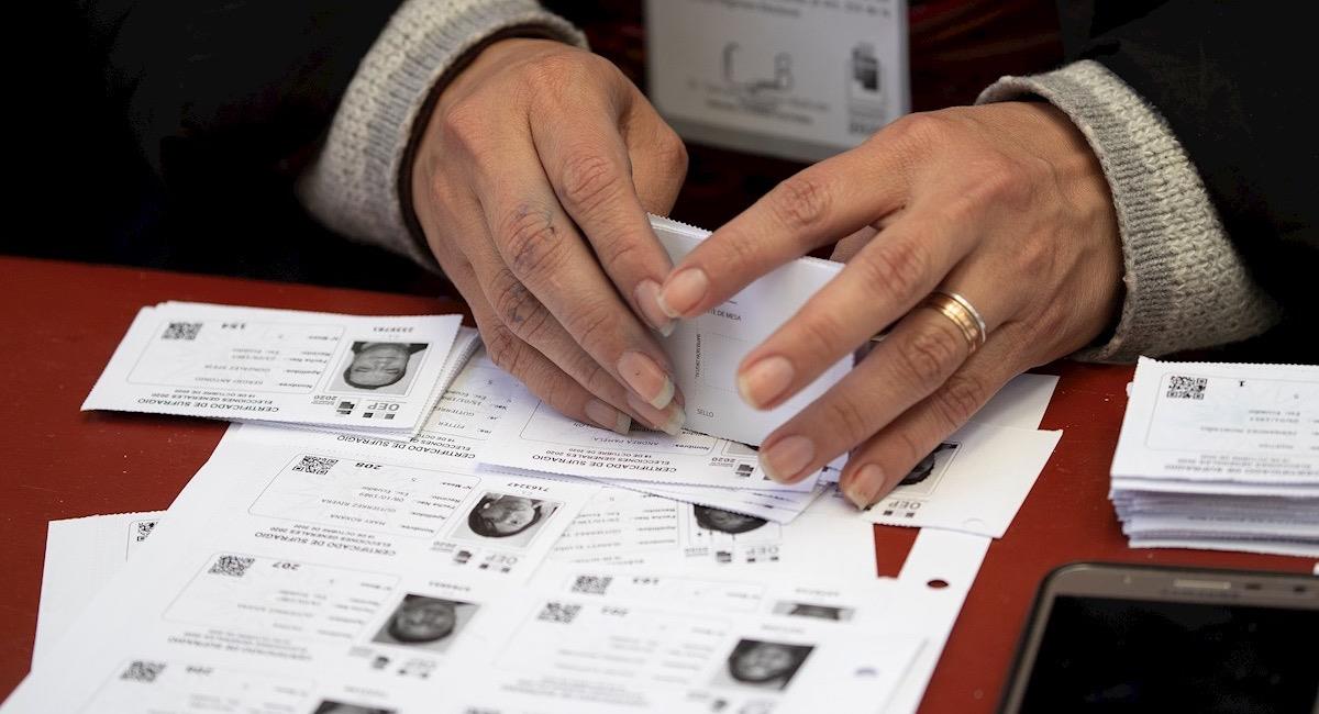 Las papeletas de votación lograron ser recuperadas. Foto: EFE