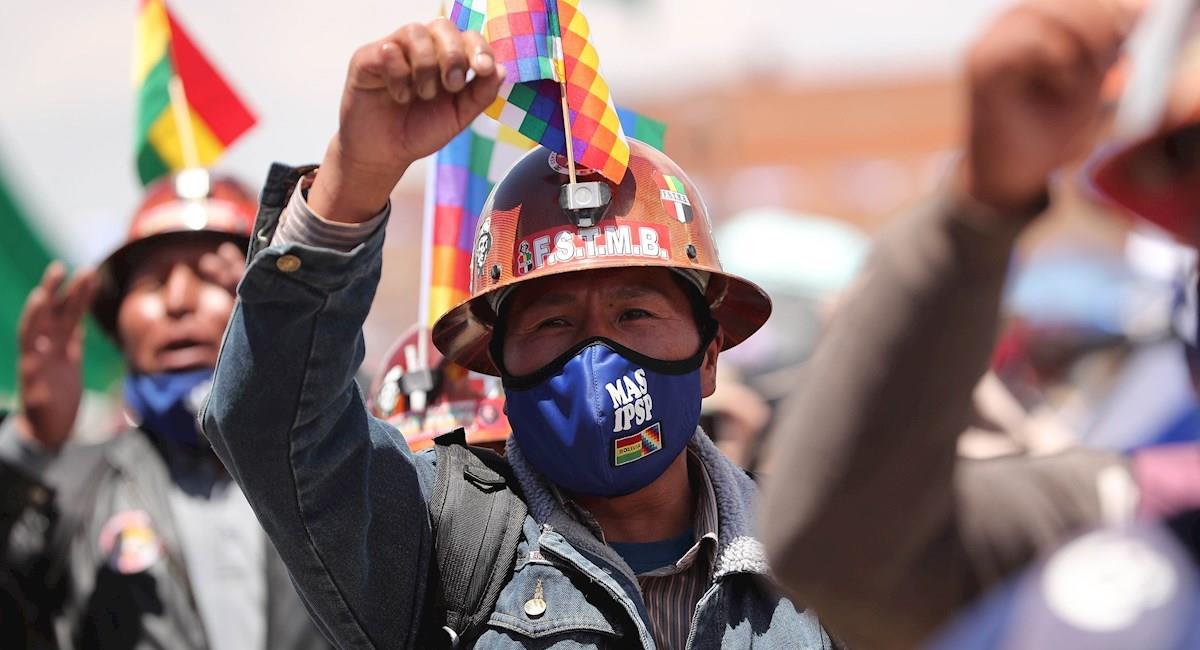 Seguidores del MAS celebran su victoria electoral en El Alto. Foto: EFE
