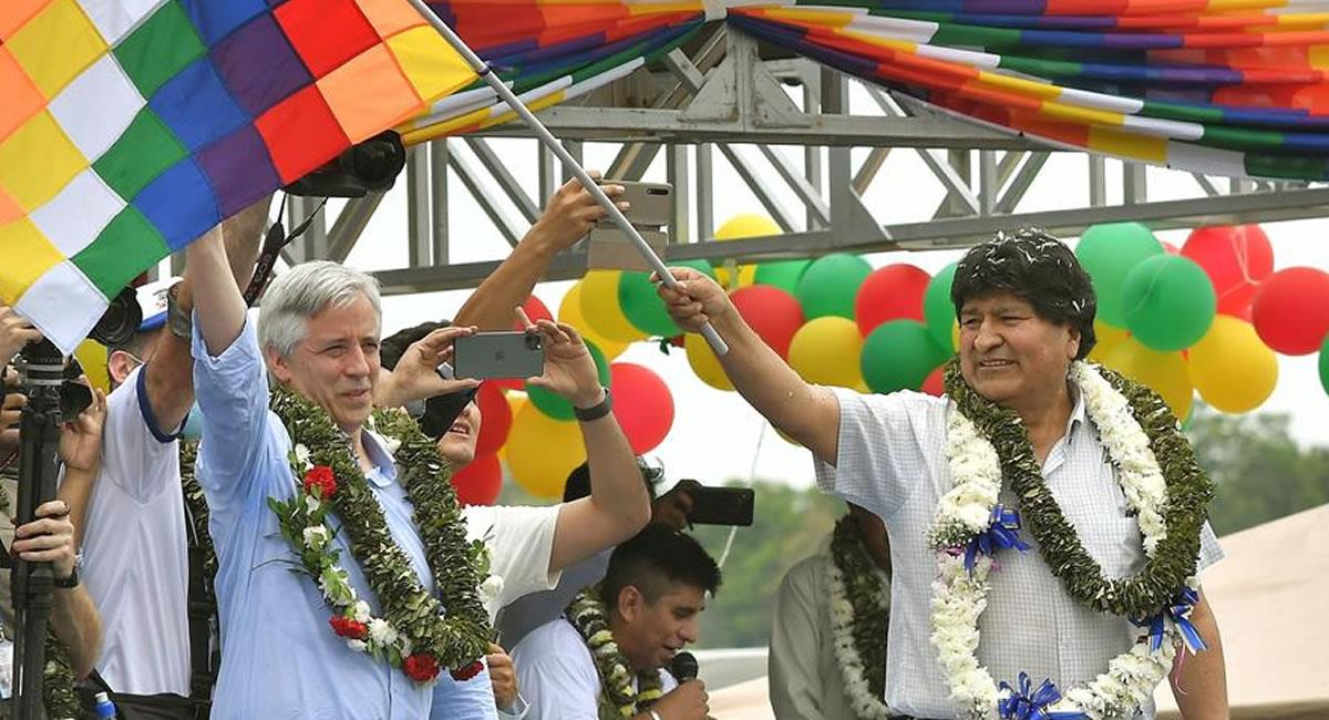Exmandatario boliviano Evo Morales, acompañado de Álvaro García Linera, recibidos por sus seguidores en Chimoré. Foto: EFE