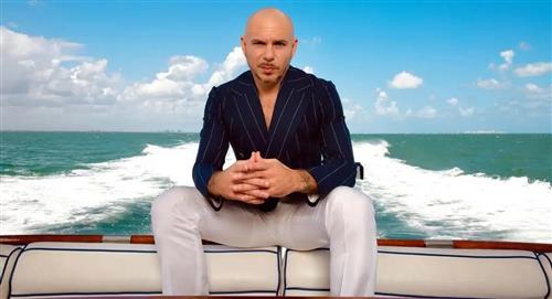 Pitbull prepara un homenaje a personal de emergencia contra el COVID-19 en los Latin Grammy