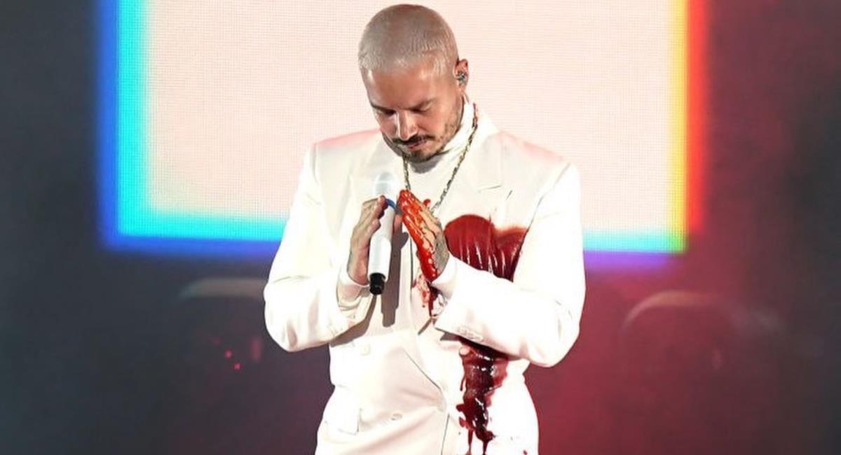 El cantante interpretó su éxito mundial 'Rojo'. Foto: Instagram @los40colombia.