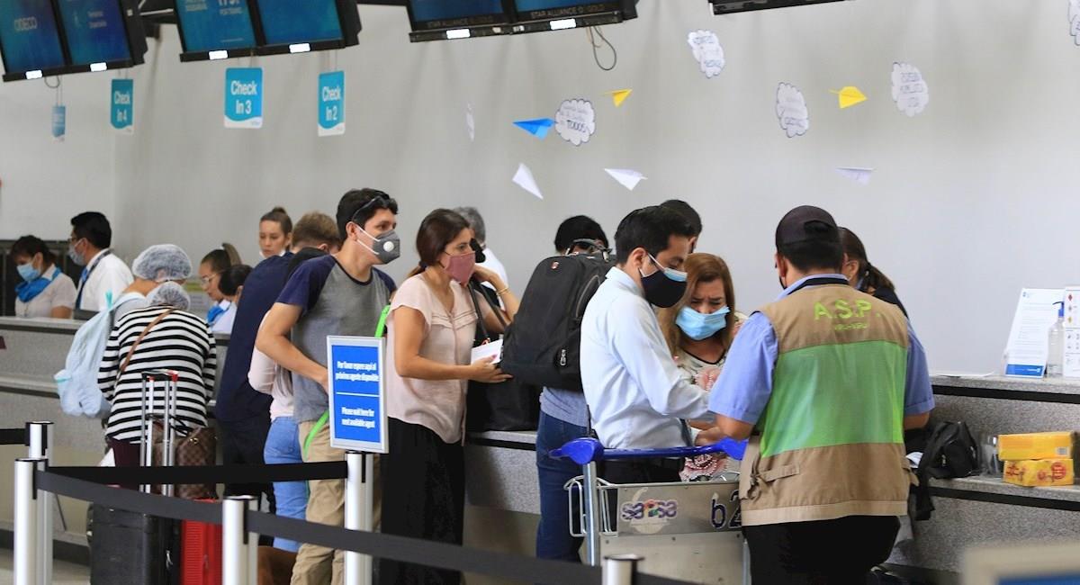 Bolivia restringe ingreso de pasajeros desde Europa. Foto: EFE
