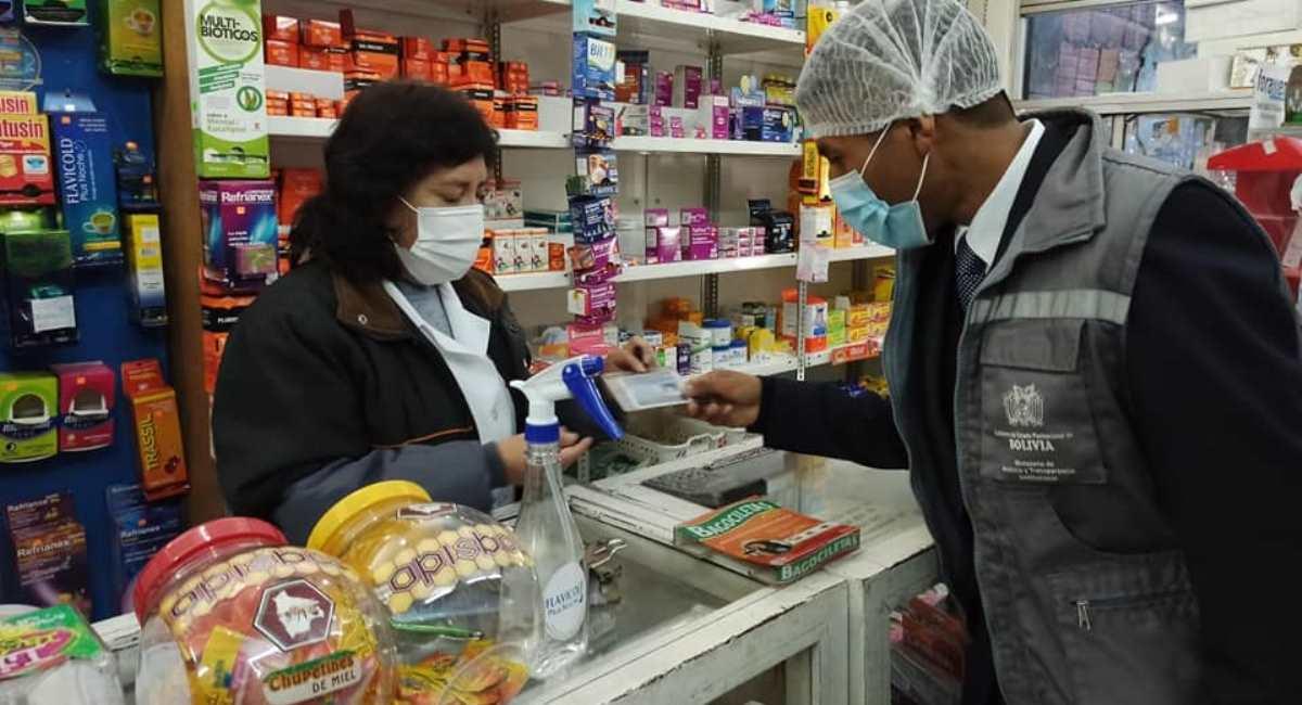 Controles en farmacias. Foto: Facebook @defensausuarioyconsumidorBolivia